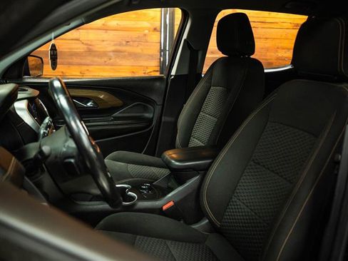 Used 2021 GMC Terrain SLE w/ LPO, Floor Liner Package image 9