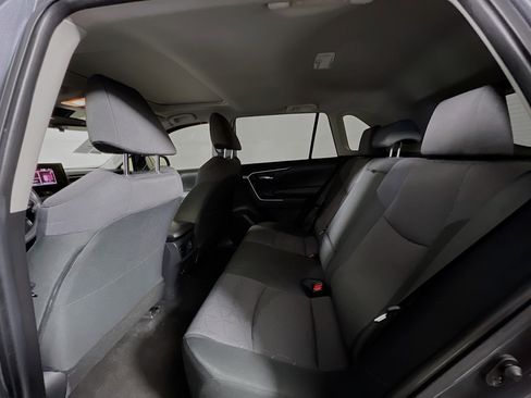 Used 2020 Toyota RAV4 XLE w/ Convenience Package image 29