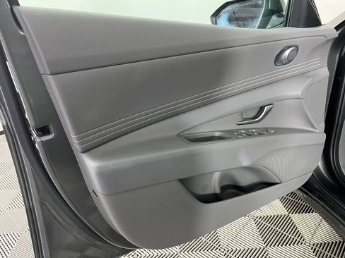 Used 2025 Hyundai Elantra SEL image 10