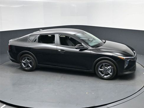 New 2025 Kia K4 LXS image 7