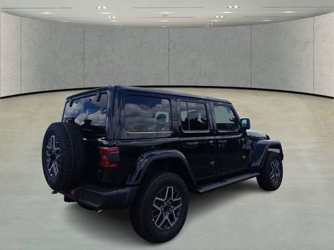 New 2025 Jeep Wrangler Unlimited Sahara AWD/4WD image 6