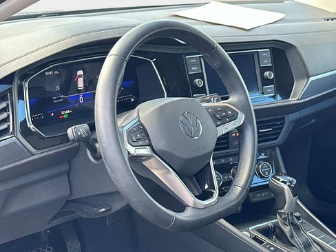 Certified 2023 Volkswagen Jetta SE w/ Panoramic Sunroof Package image 28