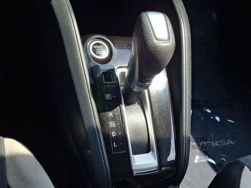 Used 2021 Nissan Versa SV FWD image 14