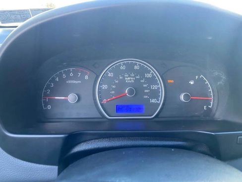 Used 2010 Hyundai Elantra GLS image 14