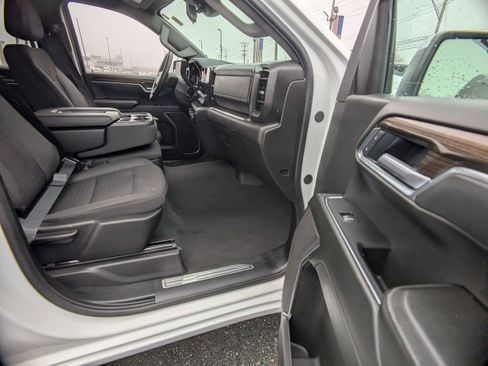Used 2025 Chevrolet Silverado 1500 LT AWD/4WD image 12