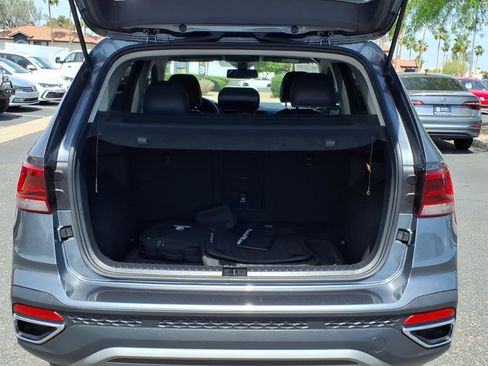 Certified 2022 Volkswagen Taos SE image 17