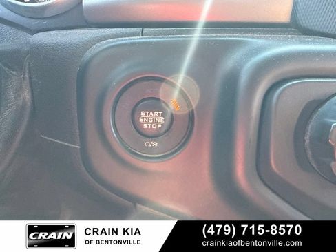 Used 2018 Jeep Wrangler Sport AWD/4WD image 23