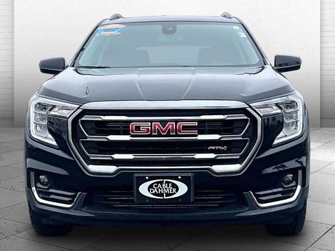 Used 2023 GMC Terrain AT4 image 2