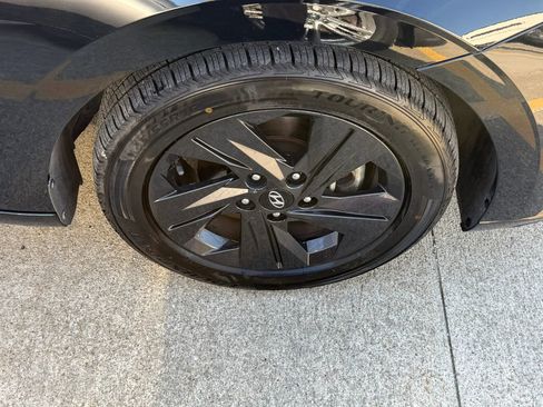 Used 2021 Hyundai Elantra SEL w/ Convenience Package FWD image 43