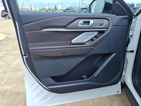 New 2026 Ford Explorer Platinum RWD image 22
