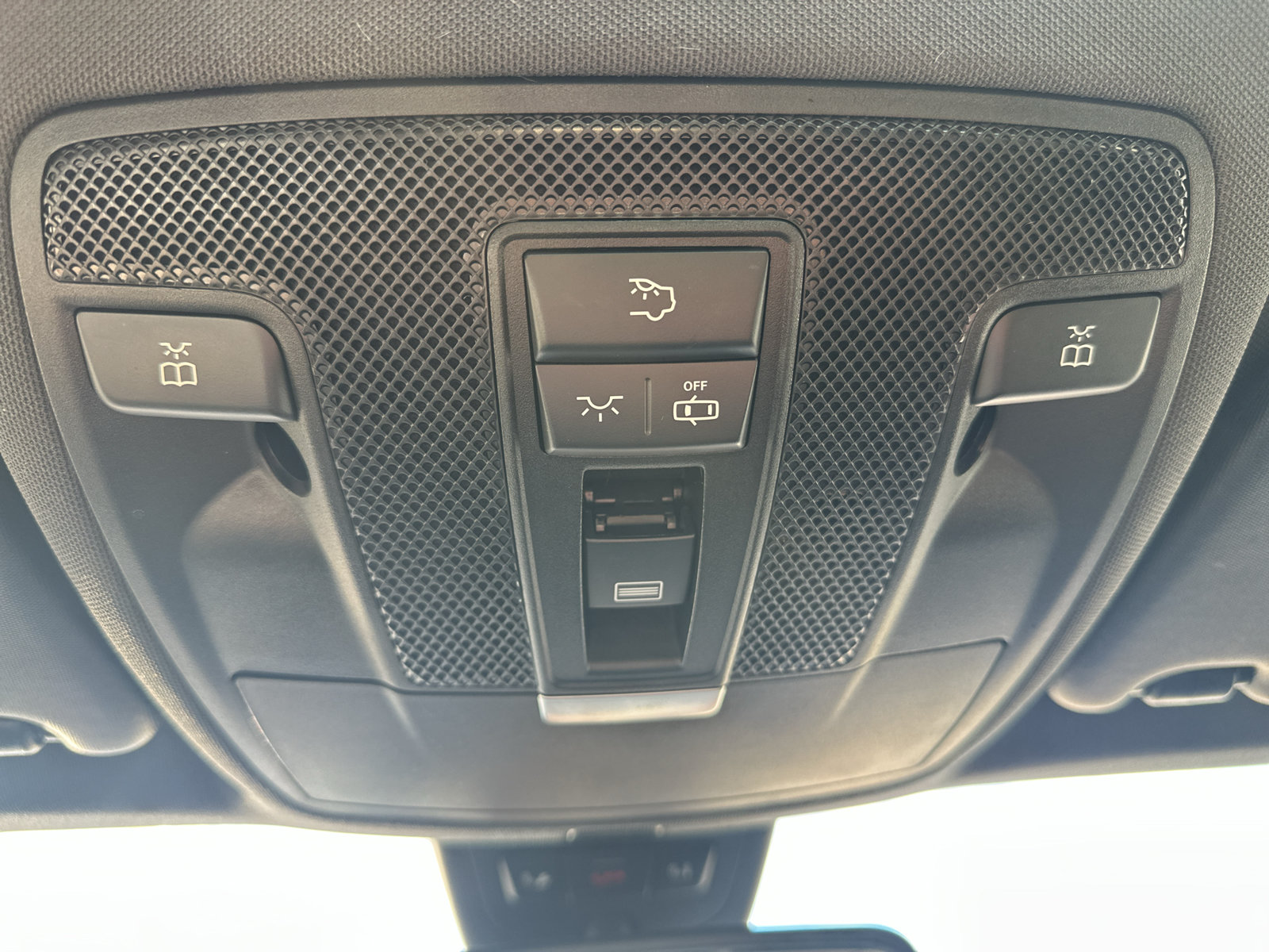 Used 2018 Mercedes-Benz GLA 250 4MATIC w/ Premium Package image 29