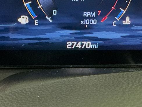 Used 2025 Chevrolet Traverse LT image 19