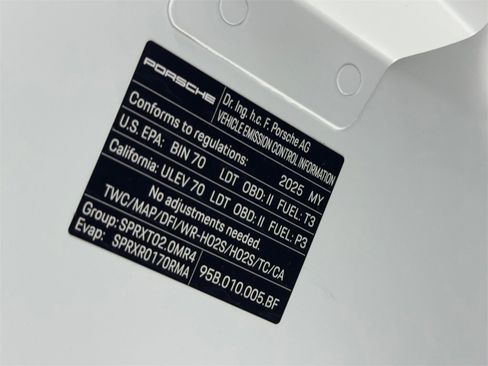 Used 2025 Porsche Macan Turbo image 59