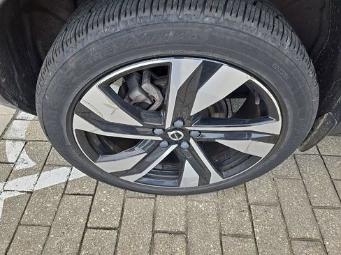 Used 2023 Volvo XC40 B5 Ultimate w/ Climate Package AWD/4WD image 12