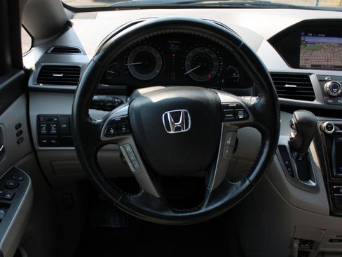 Used 2015 Honda Odyssey Touring image 10