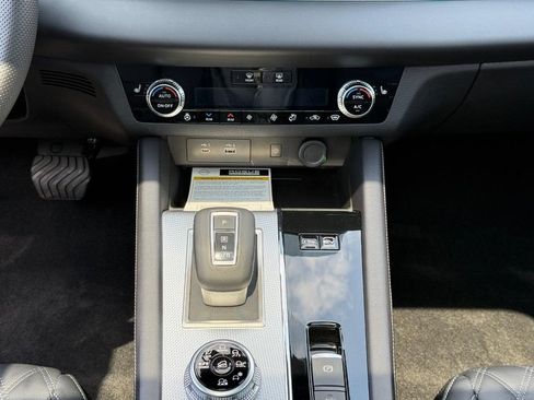 Used 2026 Nissan Rogue Platinum AWD/4WD image 11