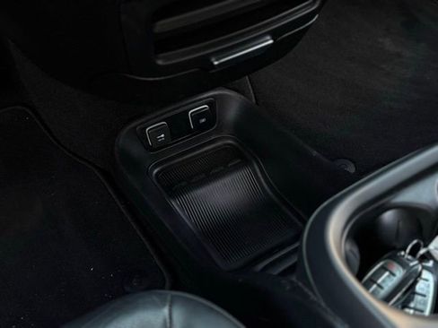 Used 2020 Chrysler Pacifica Touring-L w/ Advanced Safetytec Group image 27