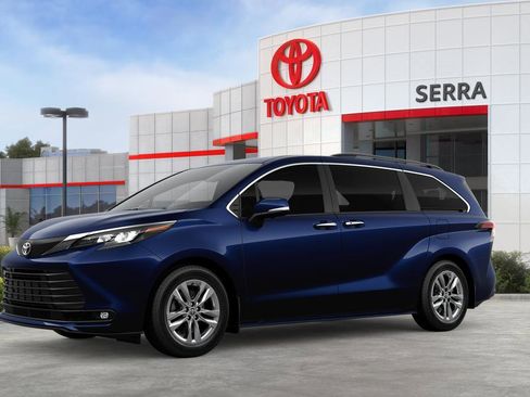 New 2026 Toyota Sienna XLE image 3