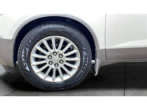 Used 2011 Buick Enclave CXL FWD image 21