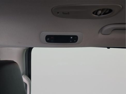 Used 2023 Chrysler Pacifica Touring-L FWD image 20