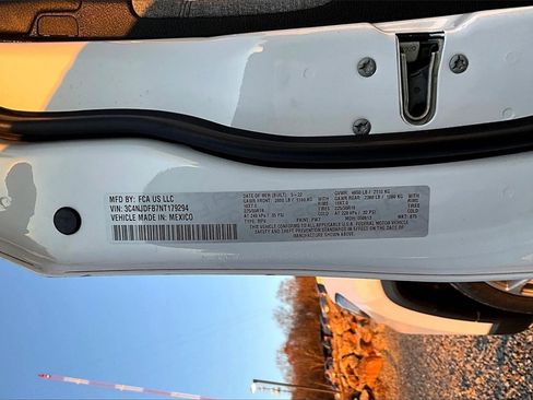 Used 2022 Jeep Compass Latitude image 27