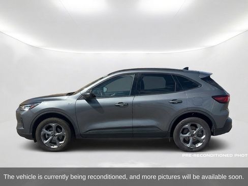 Used 2025 Ford Escape ST-Line Select AWD/4WD image 9