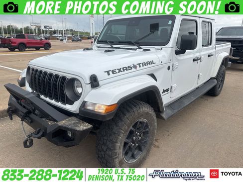 Used 2025 Jeep Gladiator Sport AWD/4WD image 1