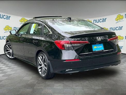 Used 2023 Honda Civic Touring image 4