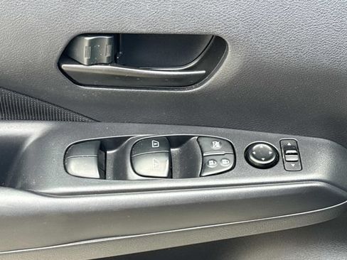 Used 2023 Nissan Kicks S FWD image 19