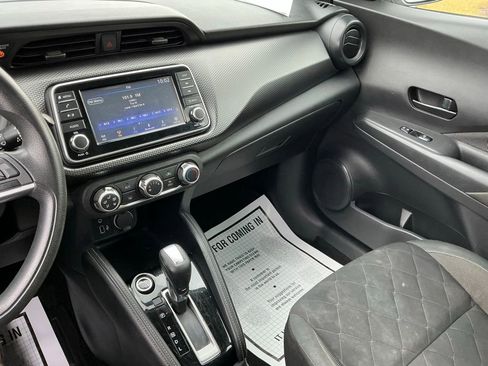 Used 2019 Nissan Kicks S w/ Exterior Package image 36