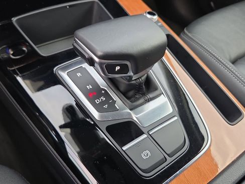 Used 2021 Audi Q5 2.0T Premium w/ Convenience Package AWD/4WD image 19
