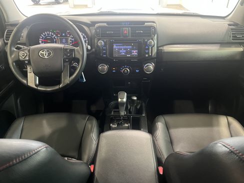 Used 2018 Toyota 4Runner TRD Off-Road AWD/4WD image 10