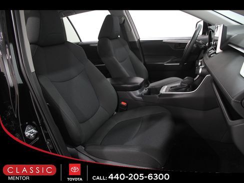 Certified 2025 Toyota RAV4 LE AWD/4WD image 17