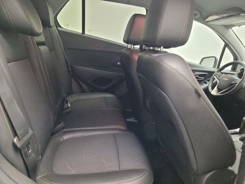 Used 2020 Chevrolet Trax LT w/ LT Convenience Package FWD image 19