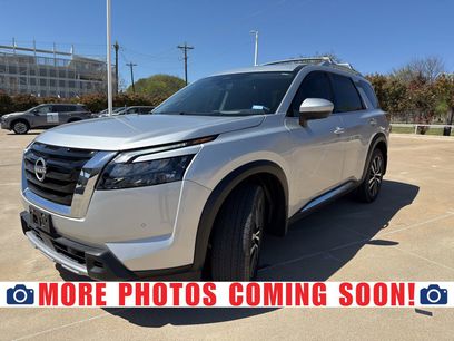 Used 2025 Nissan Pathfinder Platinum w/ Cargo Package