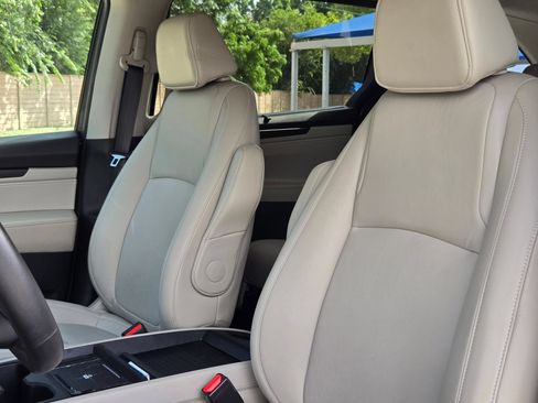 Certified 2025 Honda Odyssey EX-L image 13