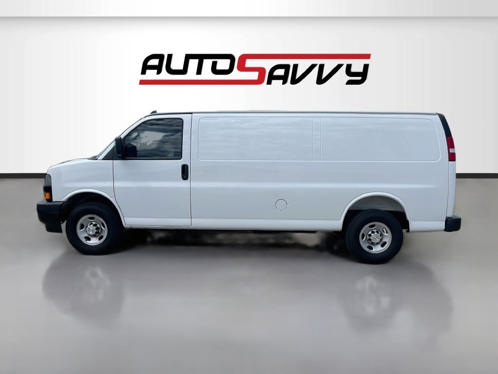 Used 2025 Chevrolet Express 3500 Extended w/ Driver Convenience Package RWD image 4