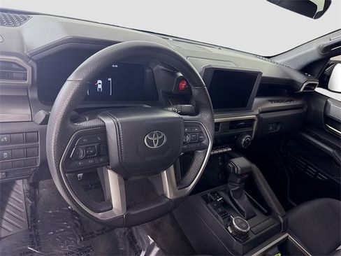 Used 2024 Toyota Tacoma 4x4 Double Cab image 9