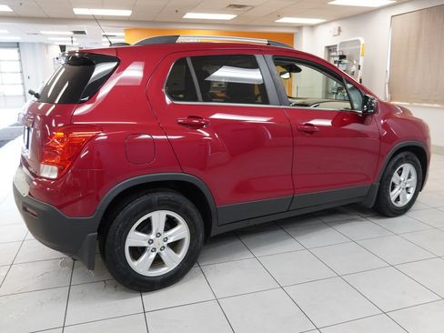 Used 2015 Chevrolet Trax LT w/ LT Sun and Sound Package FWD image 12