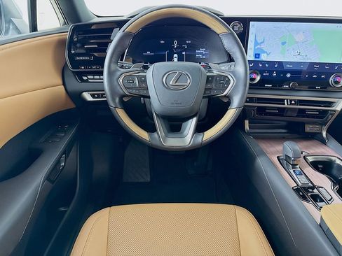 Used 2025 Lexus RX 350 Premium image 24