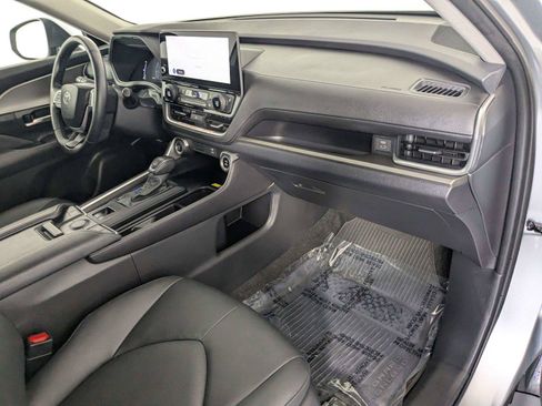 Certified 2026 Toyota Grand Highlander AWD image 32