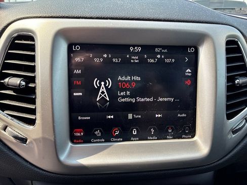 Used 2018 Jeep Compass Latitude w/ Popular Equipment Group AWD/4WD image 22
