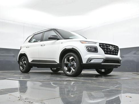 New 2026 Hyundai Venue SEL FWD image 15