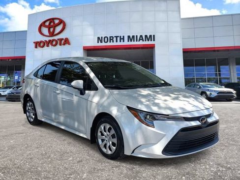 Used 2025 Toyota Corolla LE FWD image 1