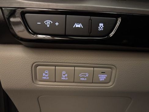 Certified 2024 Kia Carnival EX image 13