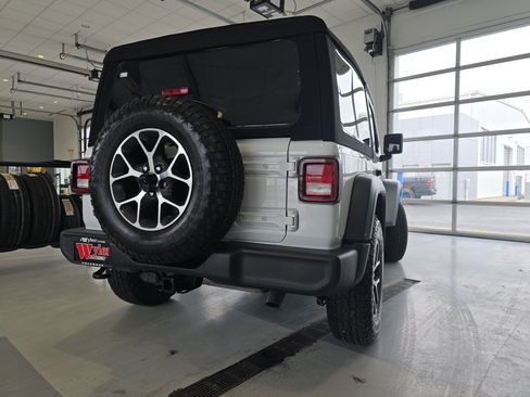 Used 2024 Jeep Wrangler Sport S image 17
