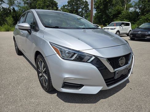 Used 2021 Nissan Versa SV FWD image 3
