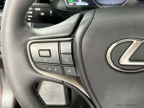 Used 2021 Lexus UX 250h w/ Premium Package AWD/4WD image 21
