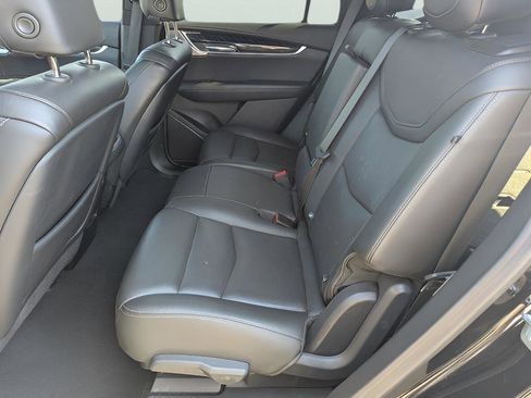 Used 2023 Cadillac XT6 Premium Luxury image 13