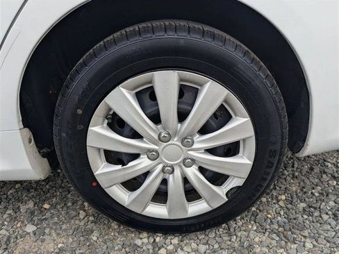 Used 2013 Toyota Corolla LE FWD image 28